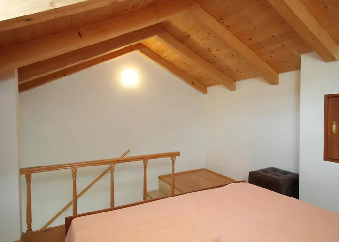 Vis 2435b Apartament Kut