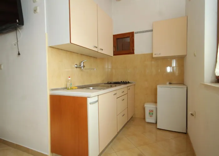 Vis 2435b Apartament Kut